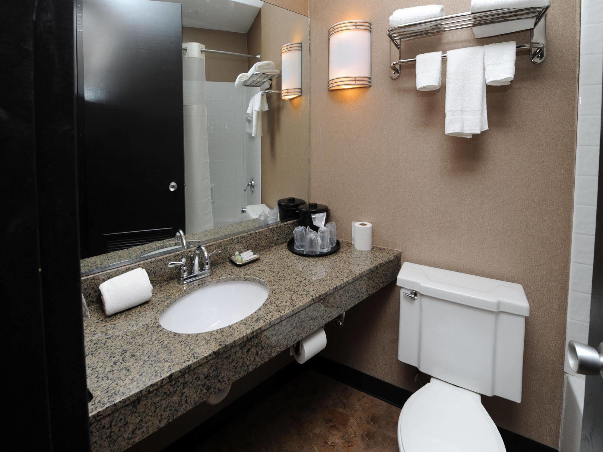 The Landmark Hotel Pikeville Bagian luar foto